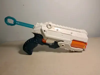 Arma X-SHOT con dardos con ventosa - miniatura 3