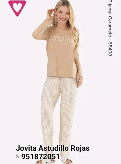 Pijama de mujer color burdeos cómodo y elegante - miniatura 3