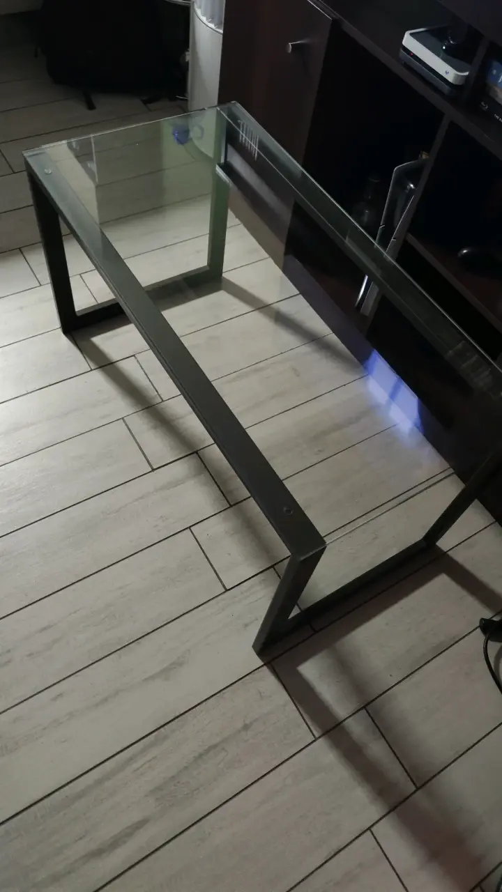 Mesa de centro de vidrio y metal moderna - 2