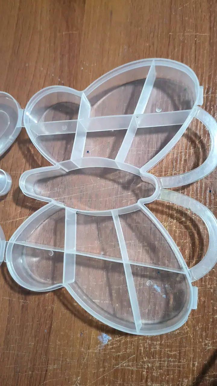 Caja organizadora de plástico en forma de mariposa - 2