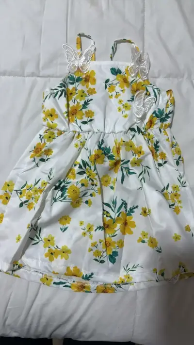 Vestido floral para niña con mariposas - miniatura 4