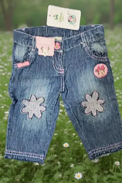 Pantalones de mezclilla para niña con diseño de Mi - miniatura 1