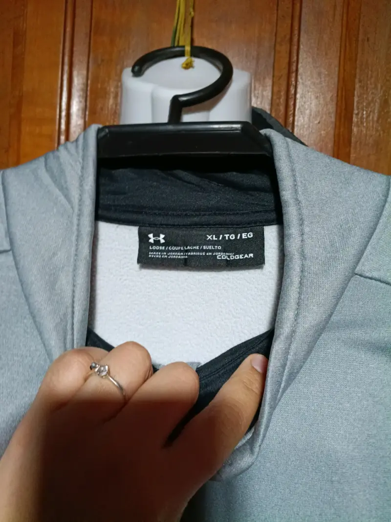 Polerón deportivo gris Under Armour para hombre - 2