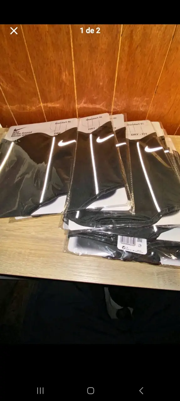 Cuellos térmicos Nike Strike Snood negros