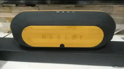 Parlante Bluetooth Marley de bambú - miniatura 2