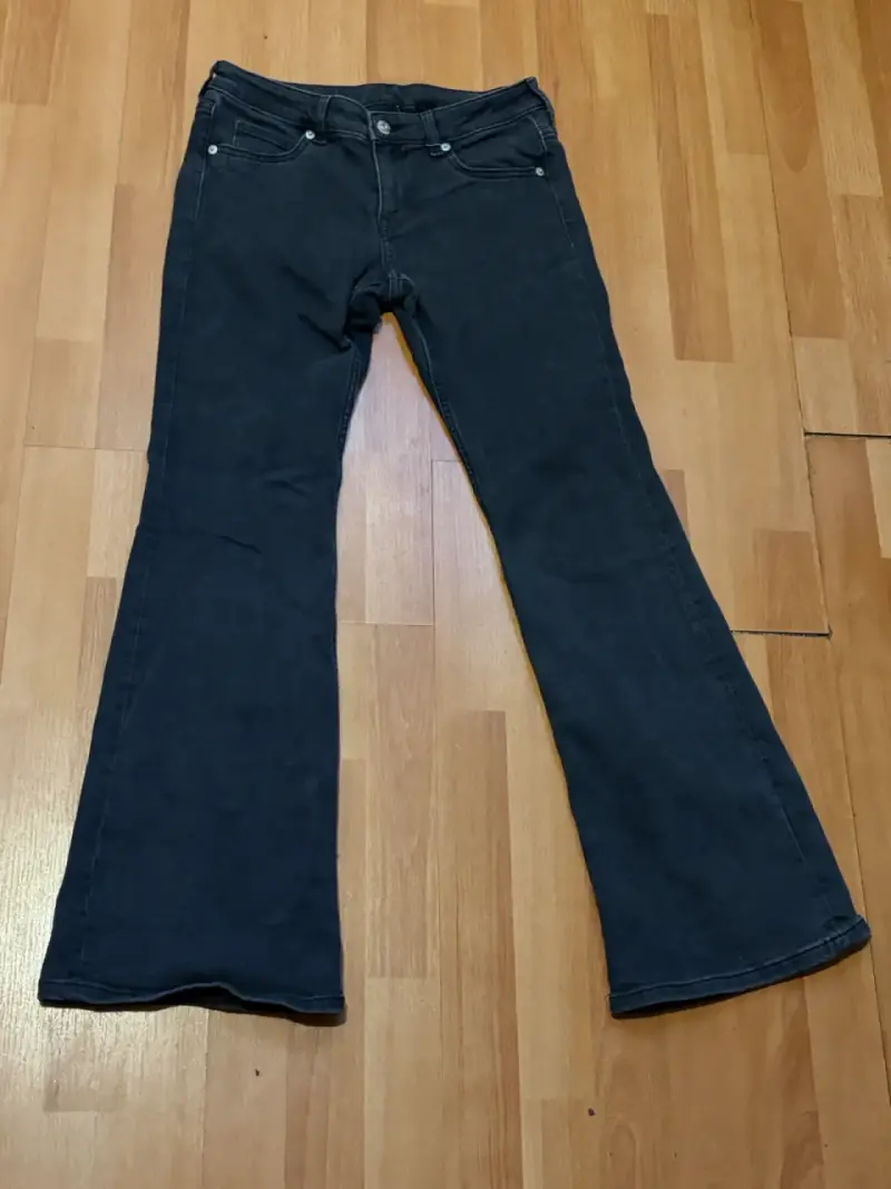 Flare jeans negros