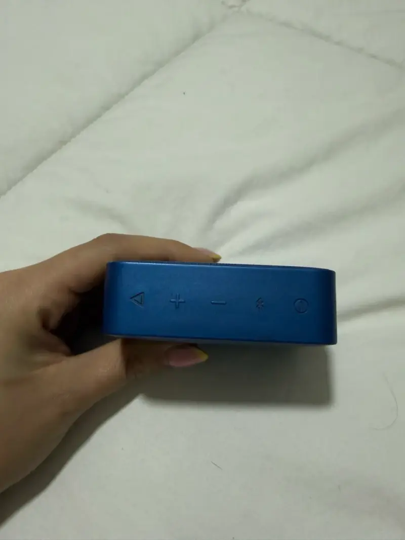 Parlante portátil JBL azul compacto - 3