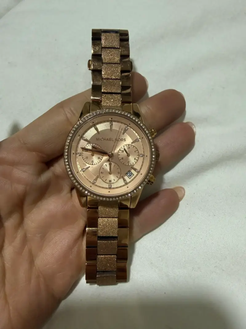 Reloj Michael Kors dorado con cronógrafo - 1