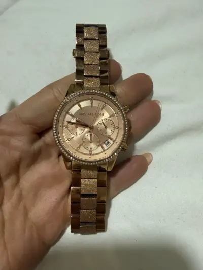 Reloj Michael Kors dorado con cronógrafo - miniatura 1