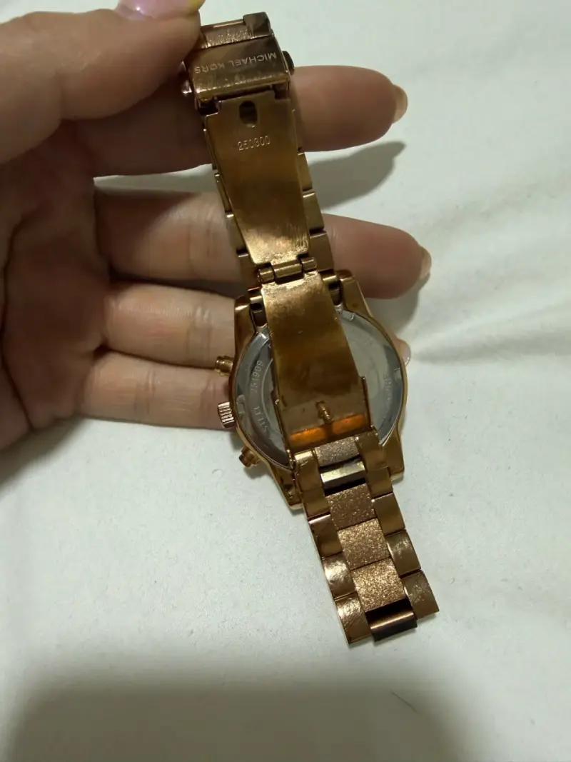Reloj Michael Kors dorado con cronógrafo - 2