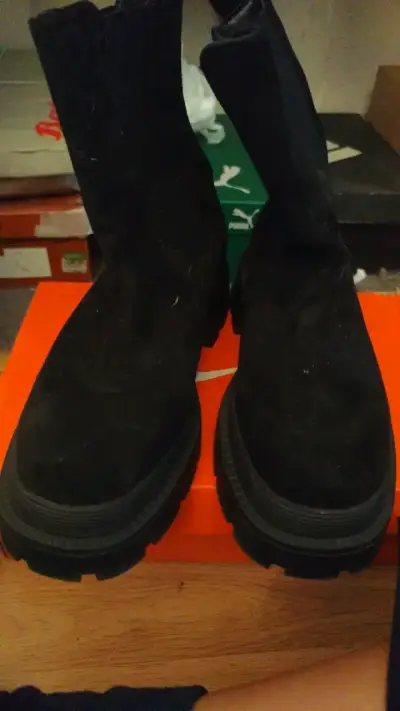 Botas negras de gamuza - miniatura 1