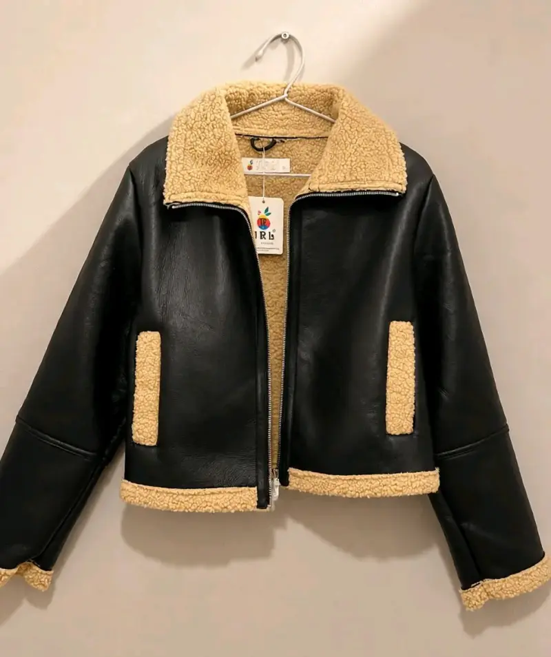 Chaqueta de cuero sintético con forro de borrego