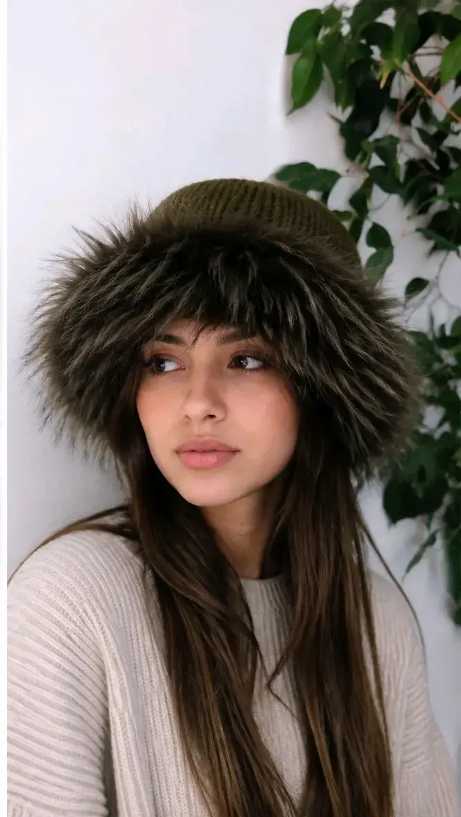 Gorro crochet verde oliva - 1
