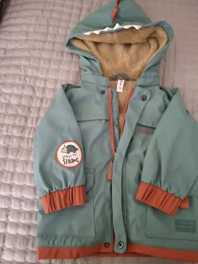 Chaqueta infantil con capucha de dinosaurio - miniatura 1