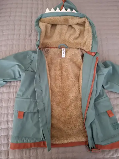 Chaqueta infantil con capucha de dinosaurio - miniatura 2