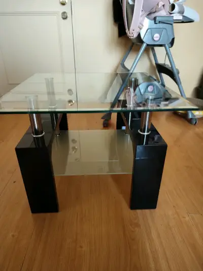 Mesa de centro de vidrio y metal moderna - miniatura 3