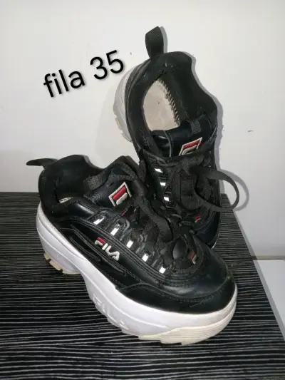Zapatillas Fila negras talla 35 - miniatura 1