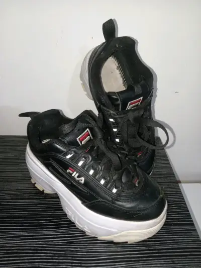 Zapatillas Fila negras talla 35 - miniatura 2