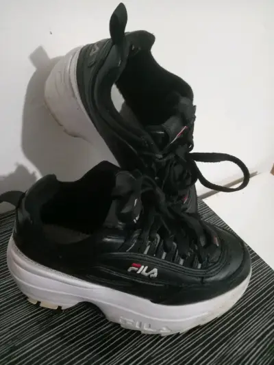 Zapatillas Fila negras talla 35 - miniatura 3