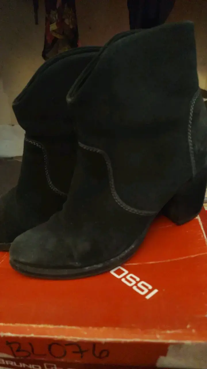 Botines de gamuza negro Bruno Rossi