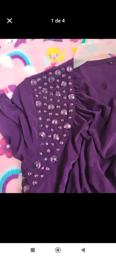Vestido morado con detalles de perlas brillantes - miniatura 3