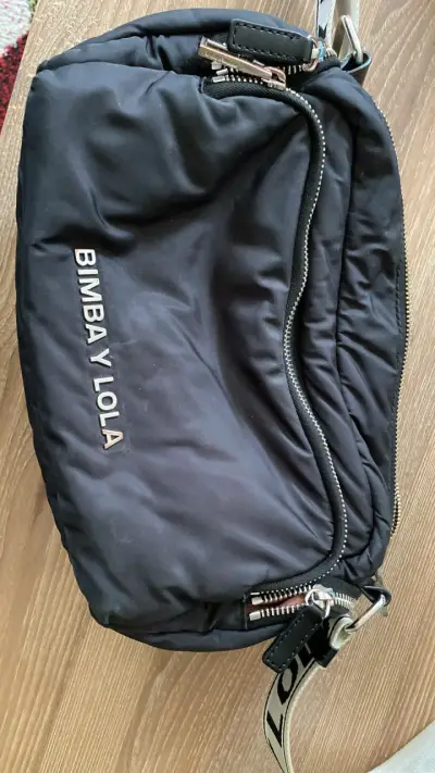 Bolso negro Bimba y Lola con interior rosado - miniatura 3