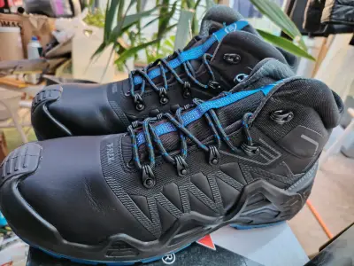 Botas de seguridad negras V-Flex con suela azul - miniatura 1