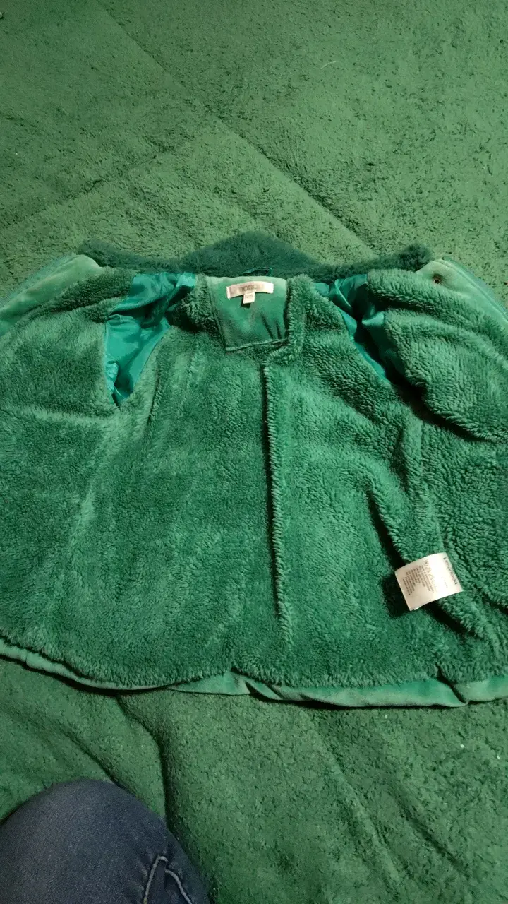 Abrigo verde para niña con bordado de cebra - 3