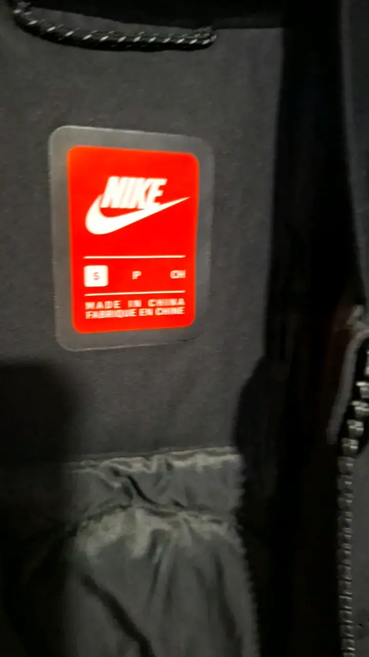 Chaqueta negra Nike deportiva para hombre de pluma - 2