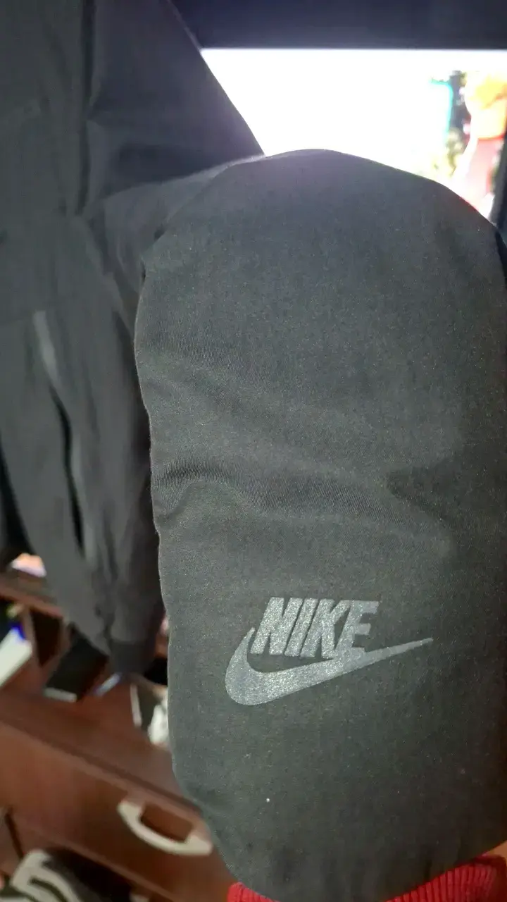 Chaqueta negra Nike deportiva para hombre de pluma - 3