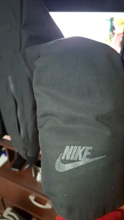 Chaqueta negra Nike deportiva para hombre de pluma - miniatura 3