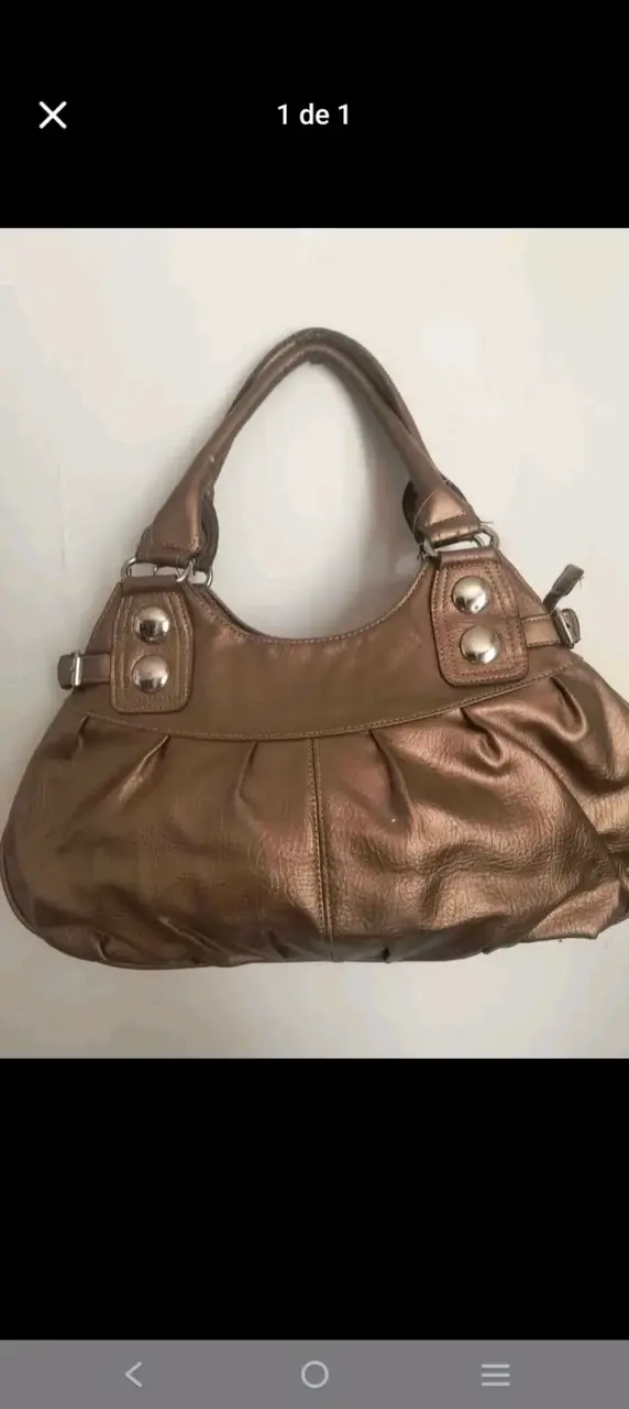 Bolso de mano color bronce elegante