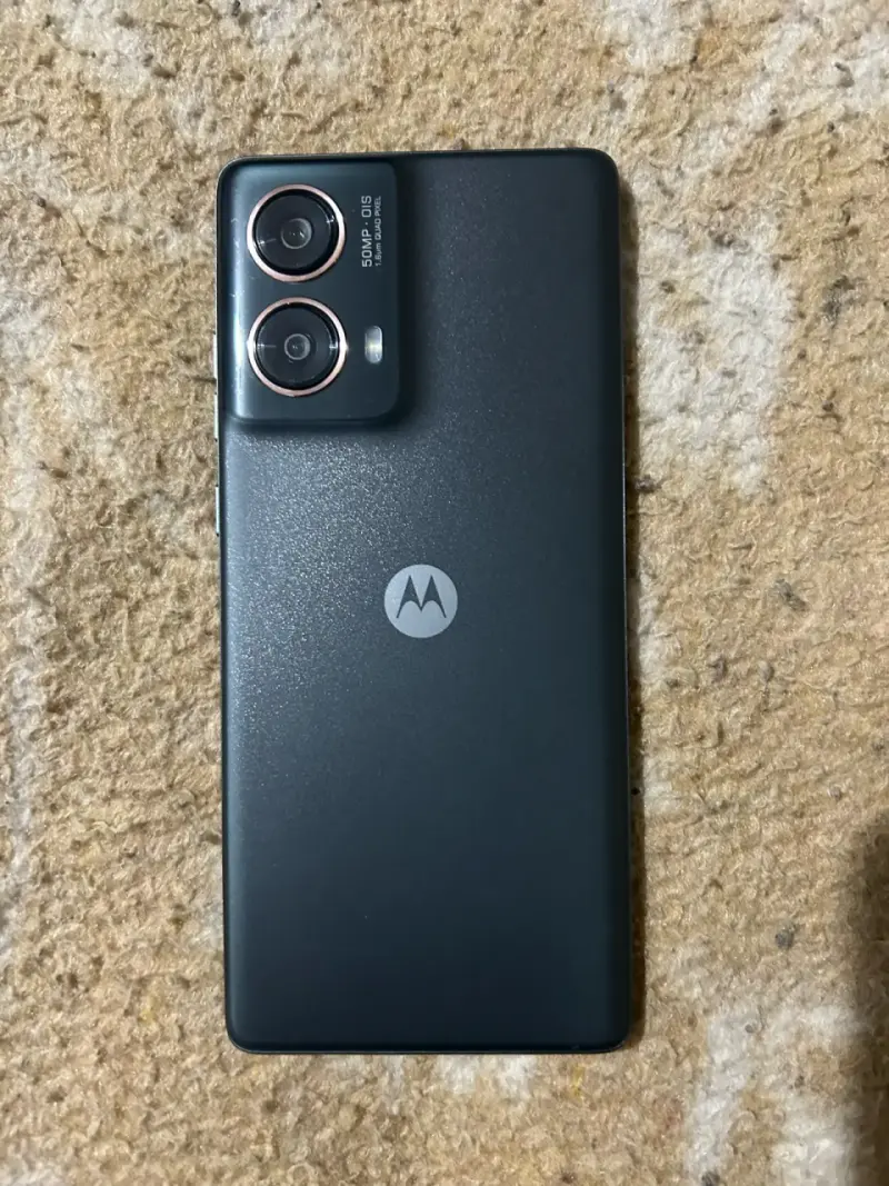 Smartphone Motorola Moto G85 5G con accesorios - 3