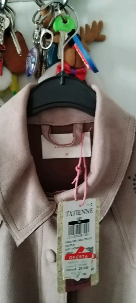 Chaqueta de gamuza beige con detalles decorativos - 3