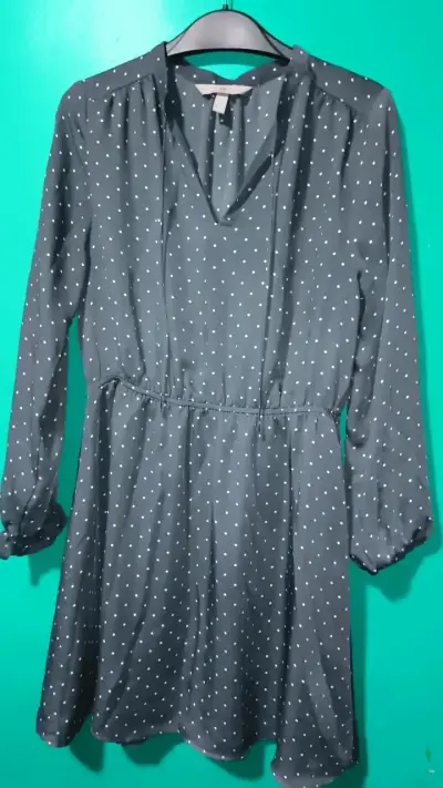 Vestido H&M gris con lunares - miniatura 1