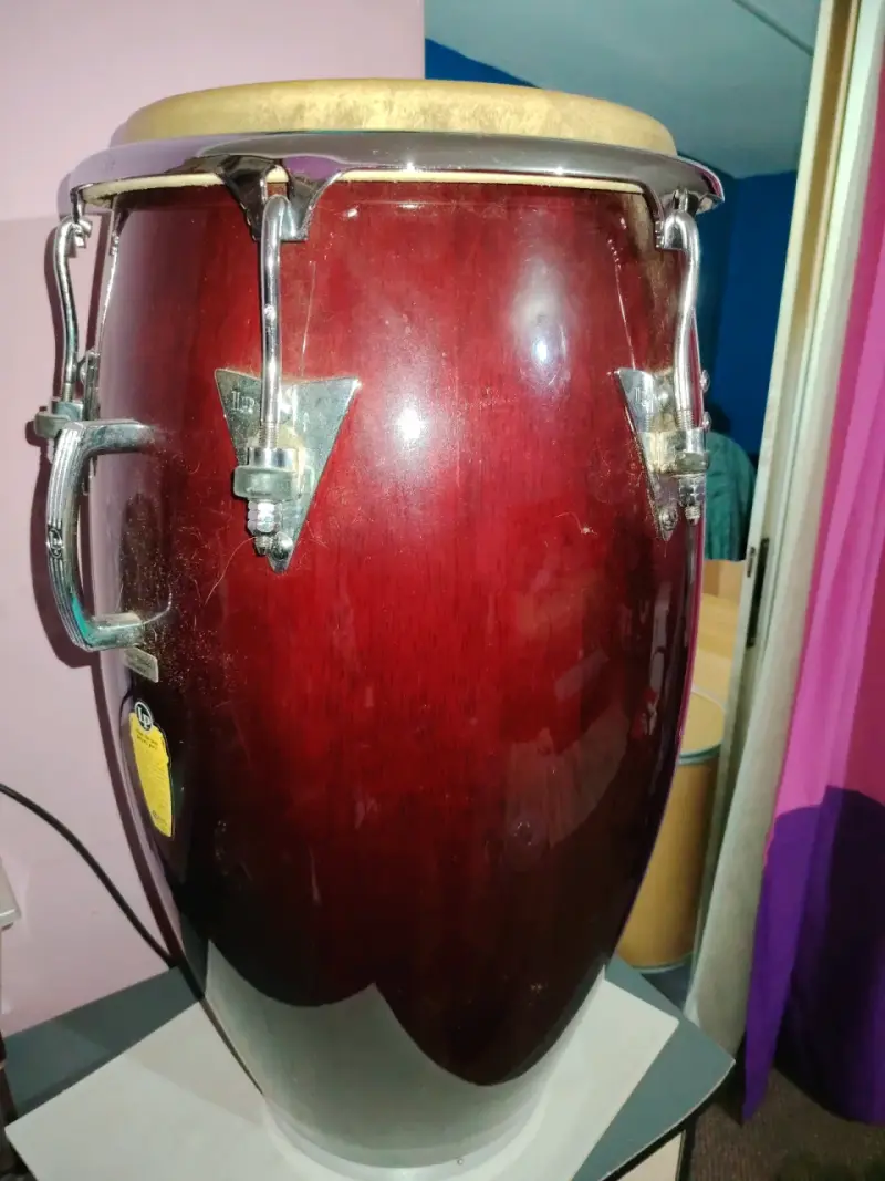 Congas LP Latin Percussion de madera roja - 2
