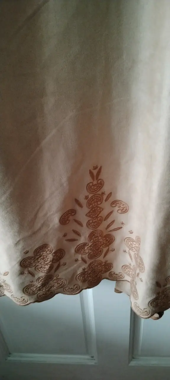 Chaqueta beige con diseño floral - 3