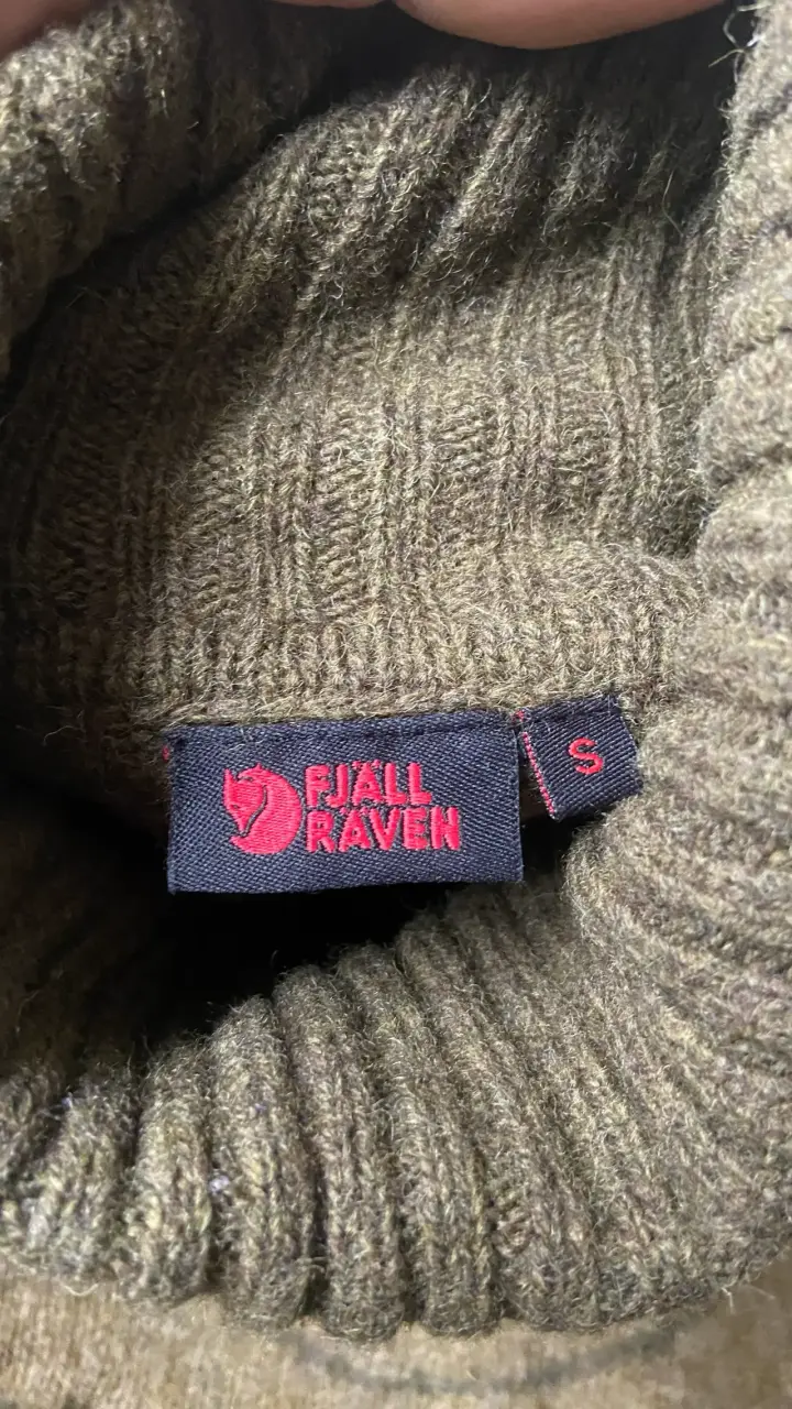 Suéter de lana Fjällräven verde con cuello alto - 4
