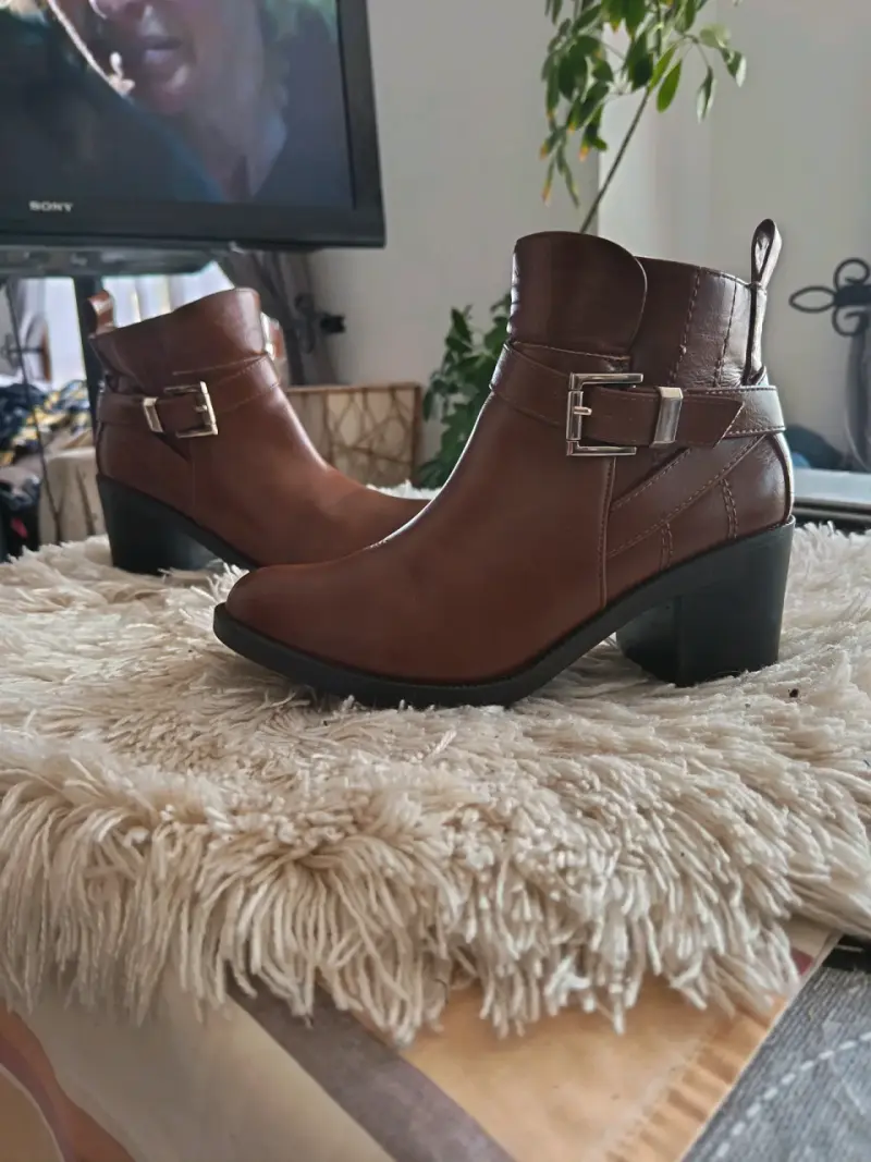 Botines de cuero marrón con hebilla - 3