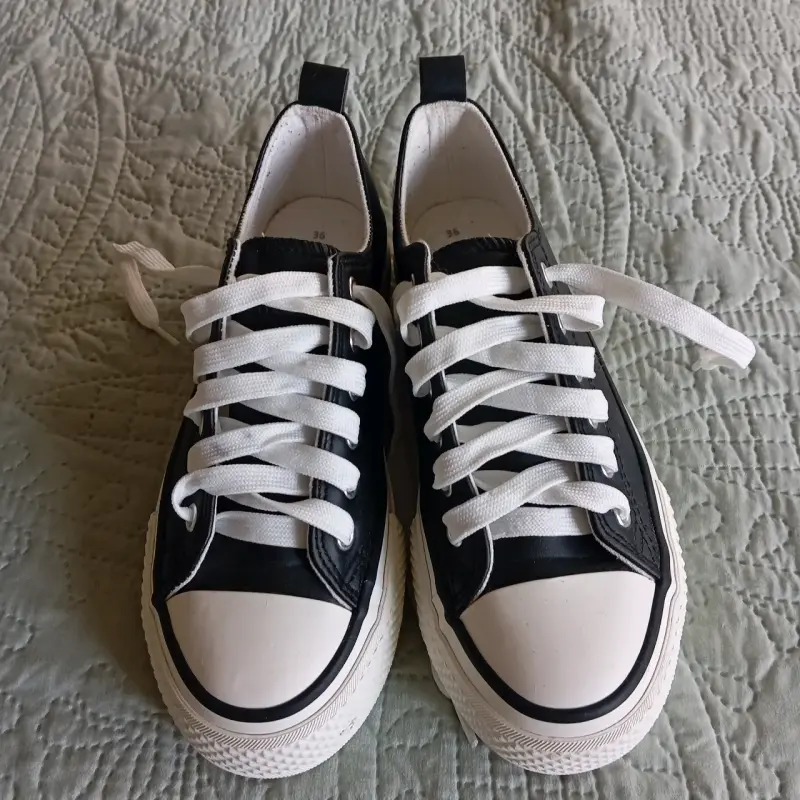 Zapatillas negras con plataforma talla 36