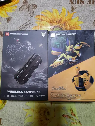 Auriculares Inalámbricos Transformers Shockwave y Bumblebee - miniatura 1