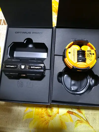 Auriculares Inalámbricos Transformers Shockwave y Bumblebee - miniatura 2