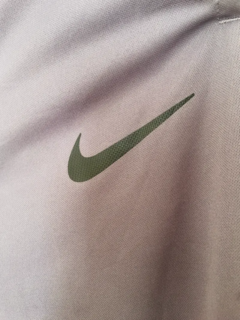 Pantalones deportivos Nike Dri-FIT grises - 3