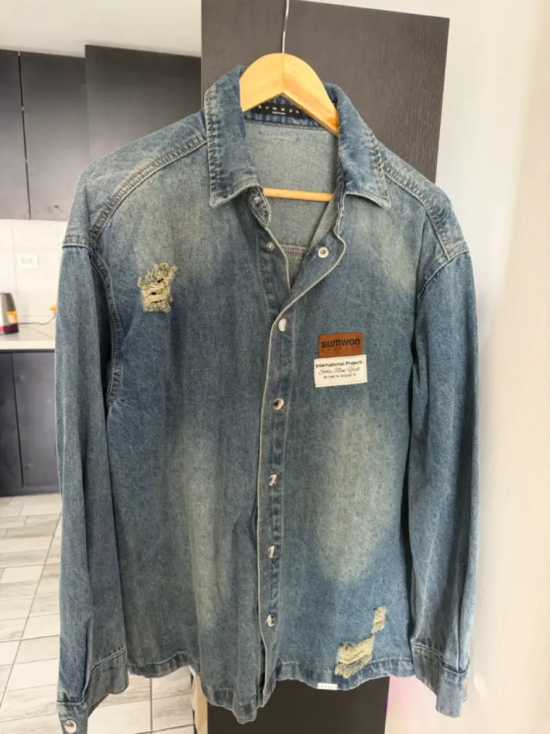 Camisa de mezclilla Sumwon con diseño de angel - 1