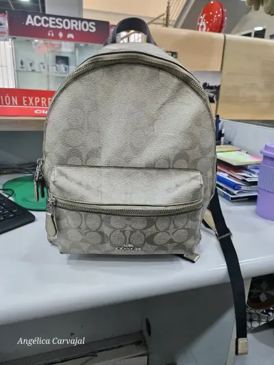 Mochila Coach beige con logo distintivo - miniatura 1