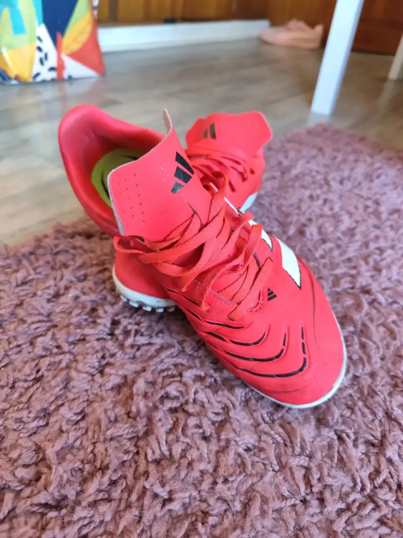 Zapatillas de fútbol Adidas Predator rojas - 2