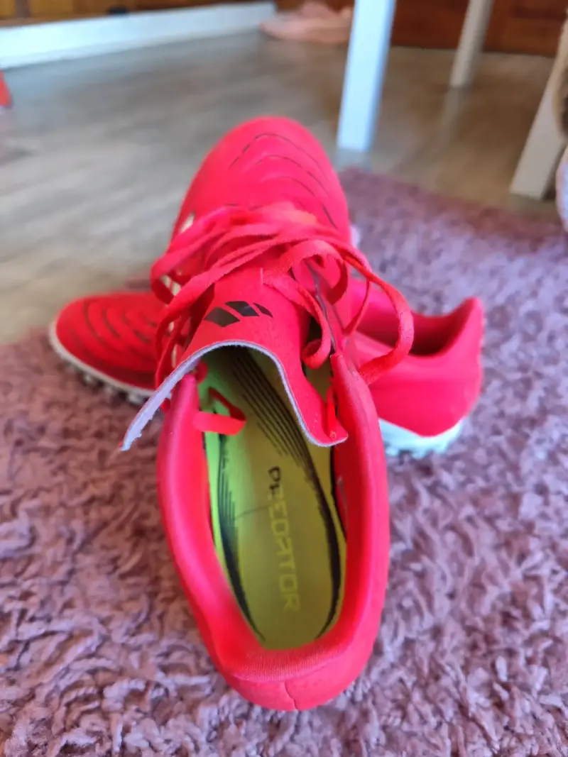 Zapatillas de fútbol Adidas Predator rojas - 3