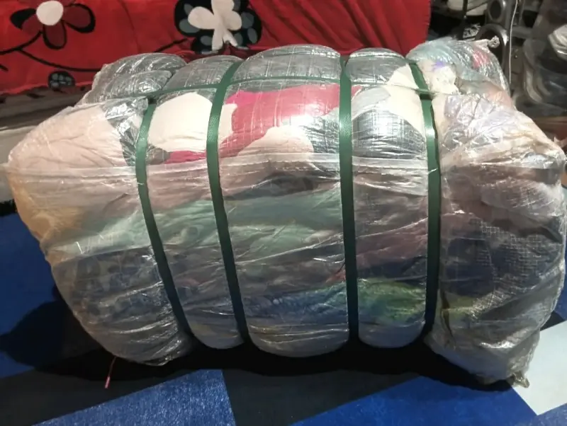 Pacas de ropa usada para reventa - 2
