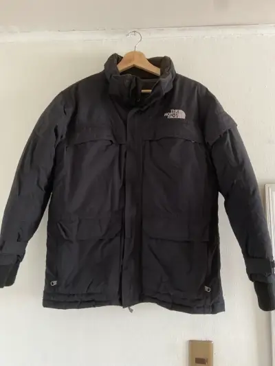 Chaqueta The North Face negra impermeable - miniatura 1