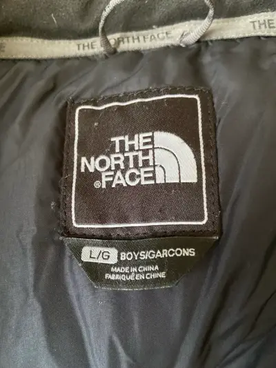 Chaqueta The North Face negra impermeable - miniatura 3